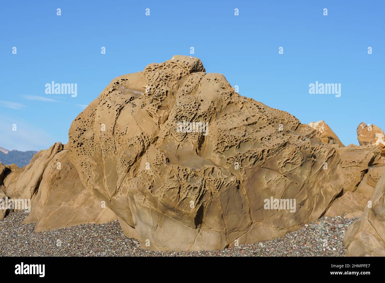 Brown Rock alla William Randolf Hearst Memorial state Beach Foto Stock