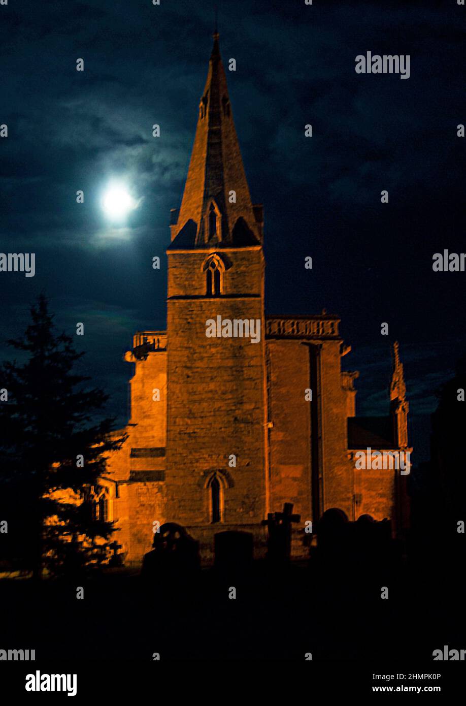 L'Avvento Luna sulla Chiesa di San Bartolomeo Welby Foto Stock
