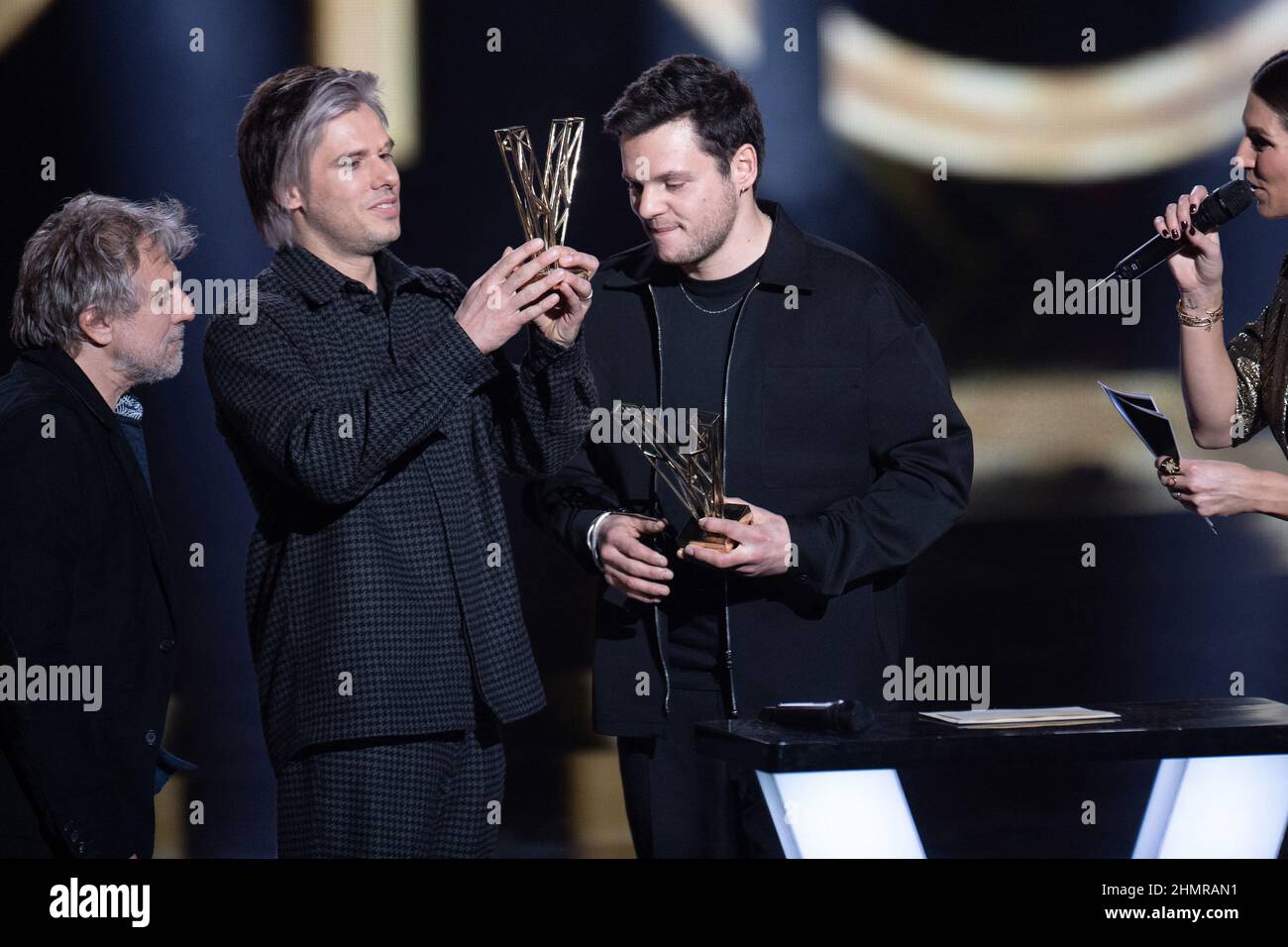 Orelsan e Clement Cotentin ricevono il premio per la creazione audiovisiva per il documentario “mai mostrare che a nessuno durante il Victoires de la Musique 37th alla Seine musicale il 11 febbraio 2022 a Boulogne-Billancourt, Francia. Foto di David Niviere/ABACAPRESS.COM Foto Stock