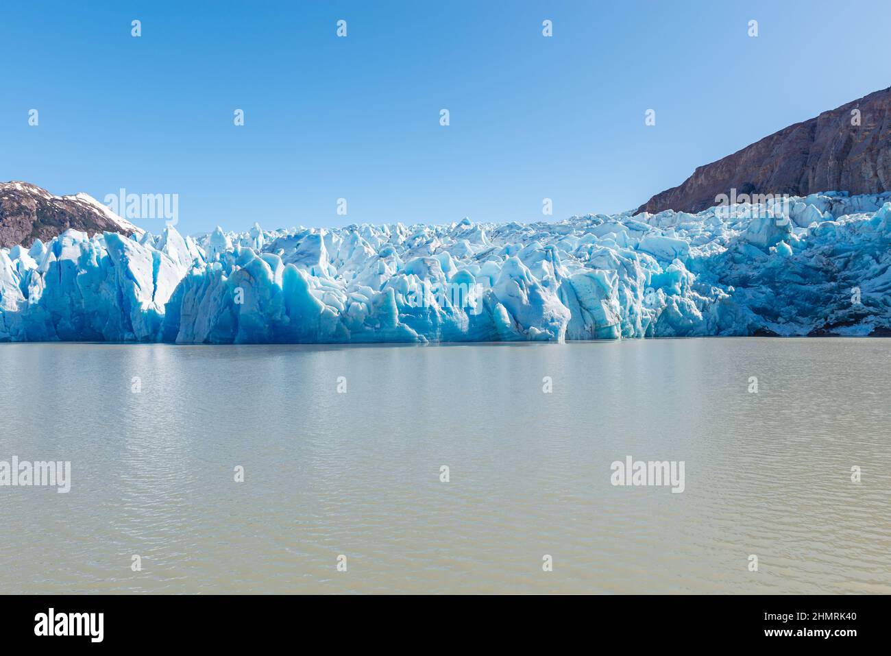 Paesaggio panoramico del Ghiacciaio Gray sul Lago Gray in primavera, Parco Nazionale Torres del Paine, Patagonia, Cile. Foto Stock