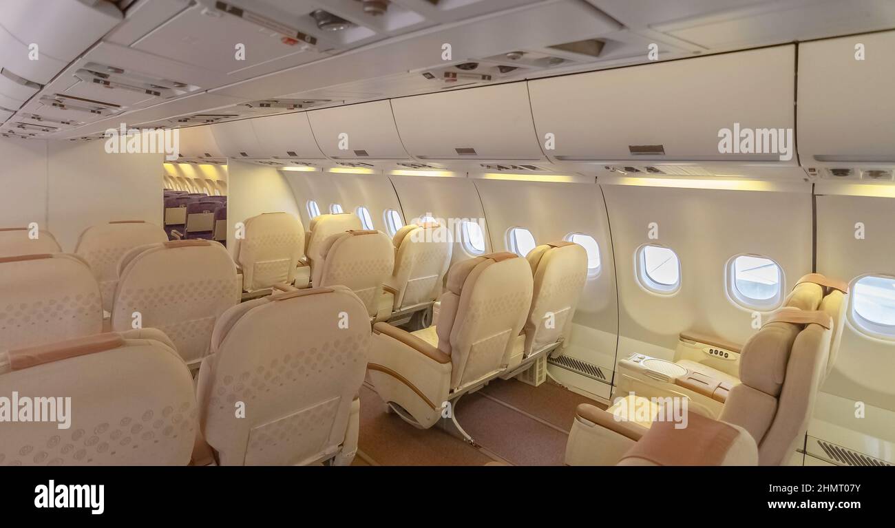 Posti a sedere all'interno di un aereo di linea senza equipaggio. Foto Stock