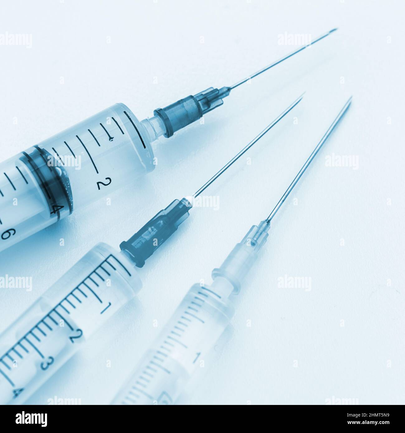 siringhe diverse per il trattamento medico Foto Stock