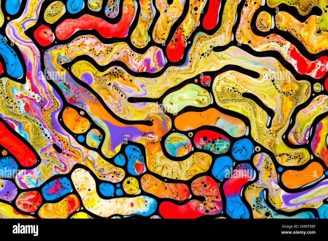 Vortice astratto, design artistico con colori a olio colorato o acquerello formando sorprendenti strutture complesse con ferrofluido Foto Stock