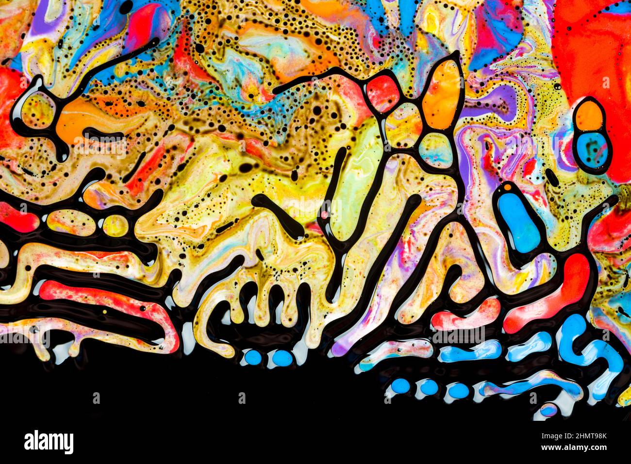 Vortice astratto, design artistico con colori a olio colorato o acquerello formando sorprendenti strutture complesse con ferrofluido Foto Stock