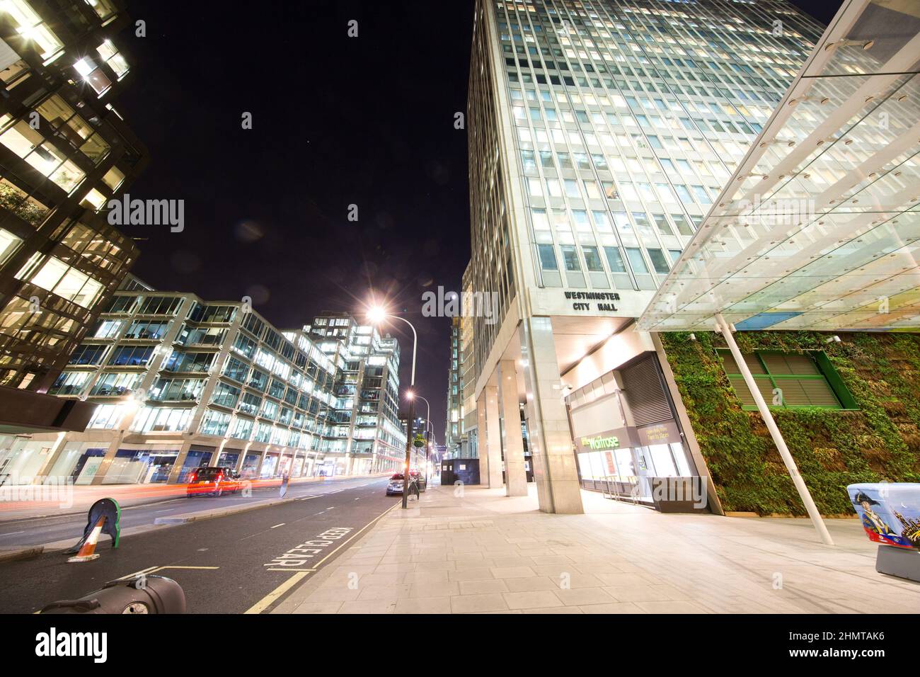WESTMINSTER CITY HALL Yaitrose Cp doy 7am a 0om Foto Stock