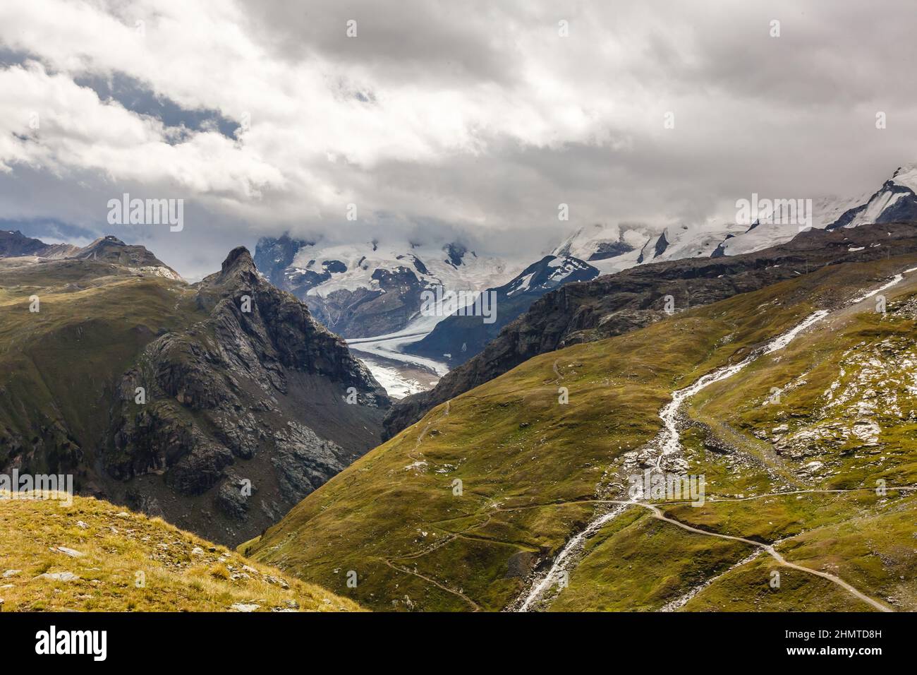 Bellissimo tour esplorativo attraverso le montagne in Svizzera. Foto Stock