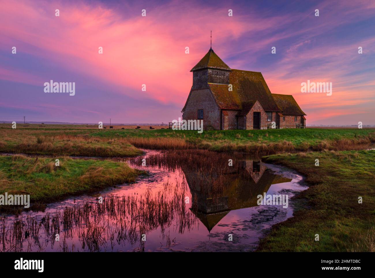 St Thomas Becket Church, Romney Marsh, a Dawn. Kent; Inghilterra; Regno Unito. Foto Stock