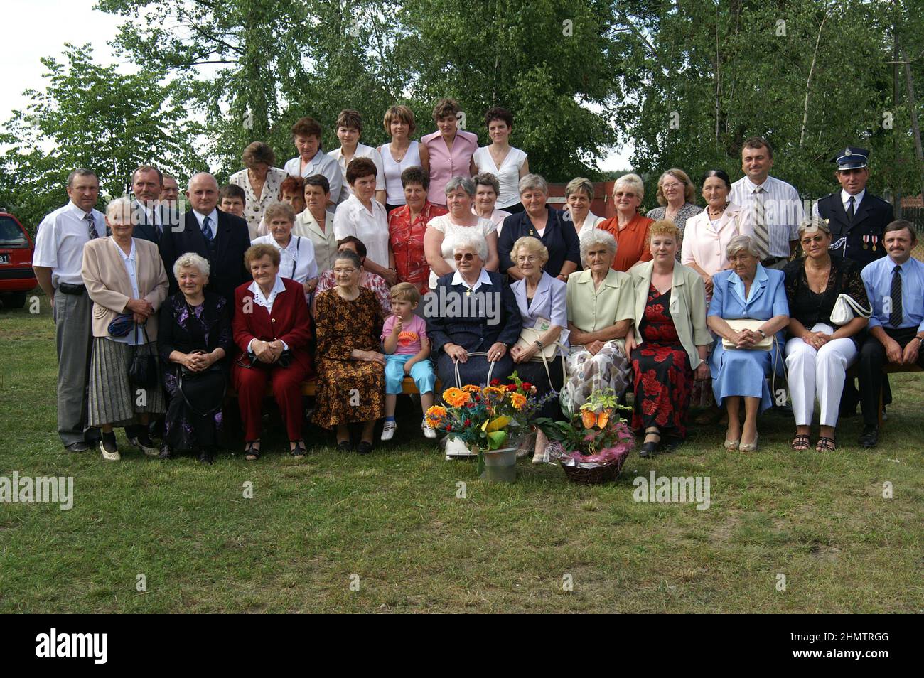 Szklarka Myślniewska, Wielkopolska, Grande Polonia Großpolen, Polen, Polska; Fotografia di gruppo della comunità locale. Koło Gospodyń Wiejskich KGW Foto Stock