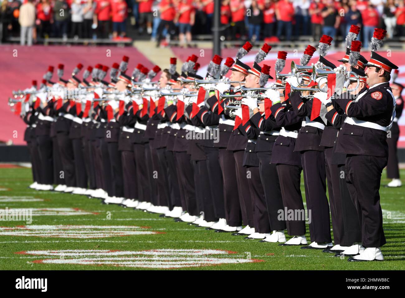 L'Ohio state Buckeyes Marching band si esibisce prima della partita Rose Bowl tra gli Utah Utes e gli Ohio state Buckeyes, sabato 1 gennaio 2022, in Foto Stock