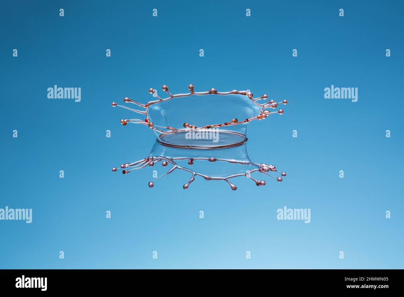 corona goccia d'acqua rossa Foto Stock