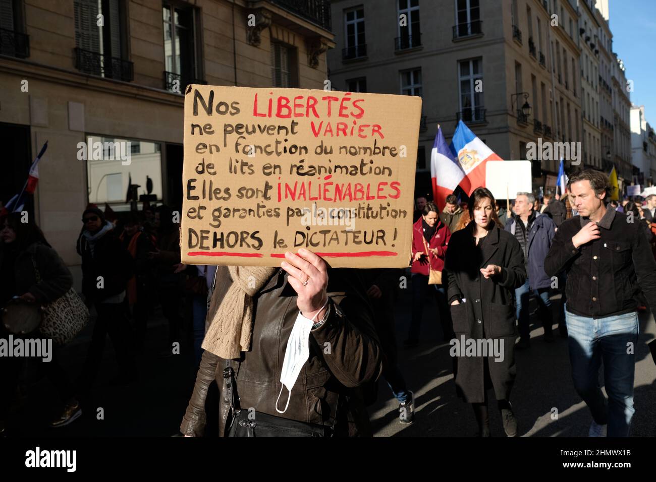 Grande manifestazione organizzata da Florian Philippot, candidato presidenziale 'les patriotes' per il 2022, contro le misure sanitarie del governo Foto Stock