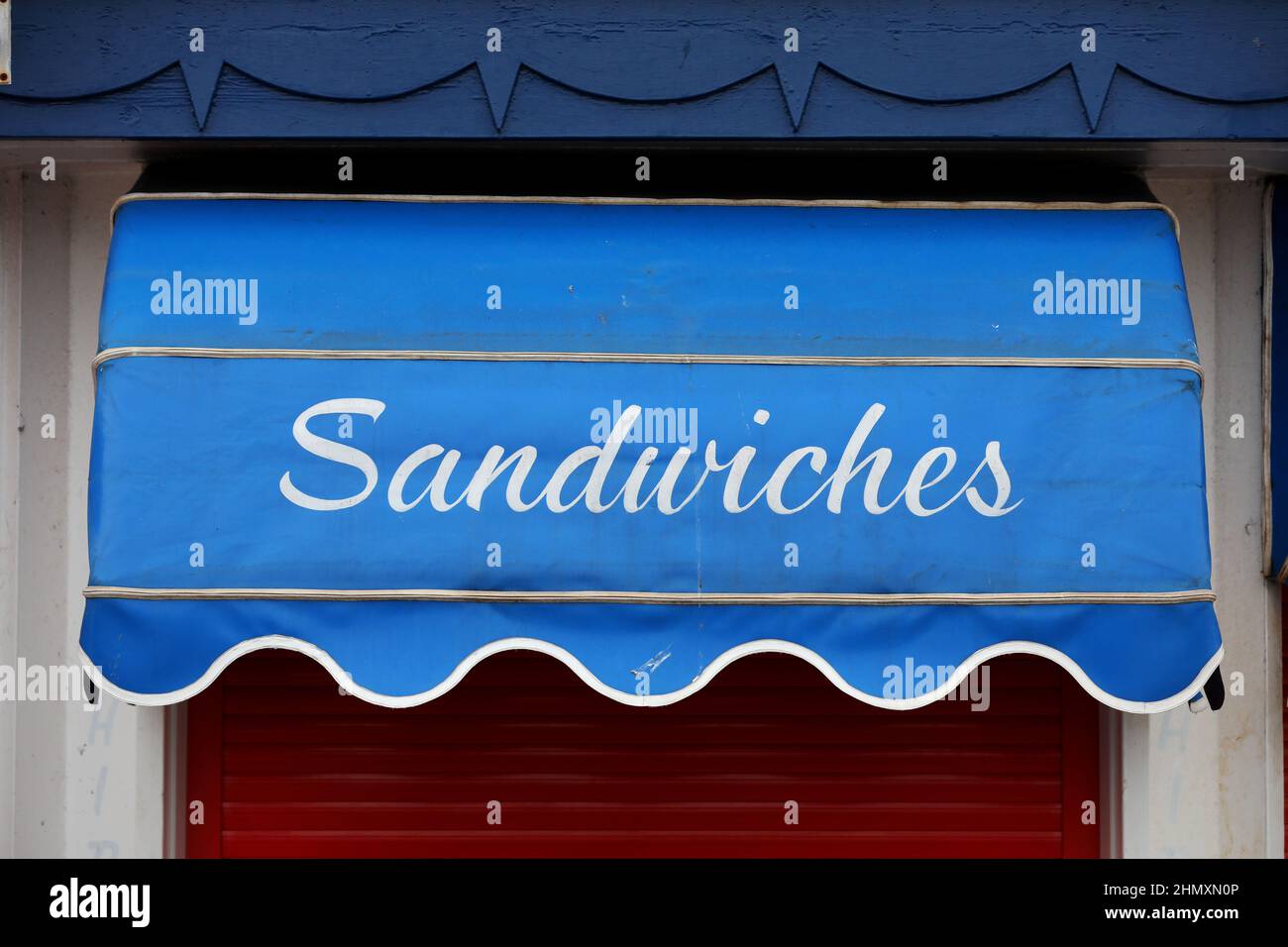 Vista generale di un cartello di panini su un negozio di caffè di fronte a Portsmouth, Hampshire, Regno Unito. Foto Stock