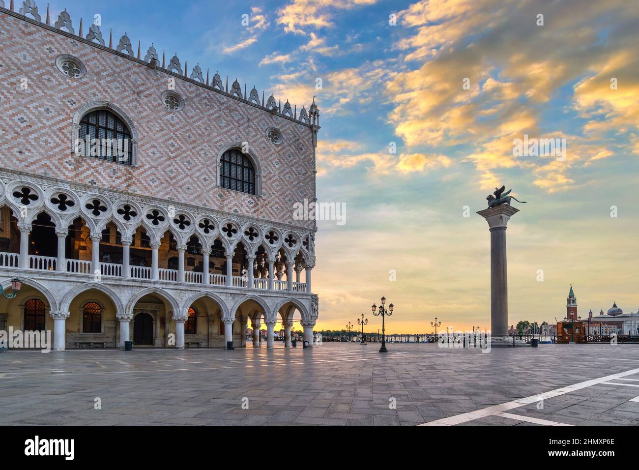 Venezia Italia, sunrise skyline della città in Piazza San Marco (Piazza San Marco) Foto Stock