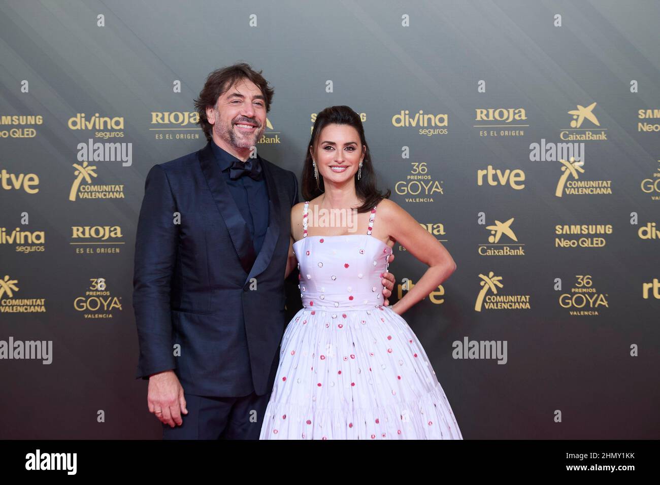 Valencia, Spagna. 12th Febbraio, 2022. Penelope Cruz, Javier Bardem partecipa al 36th Goya Awards - Red Carpet al Palau de les Arts Reina Sofia il 12 febbraio 2022 a Valencia, Spagna Credit: MPG/Alamy Live News Foto Stock