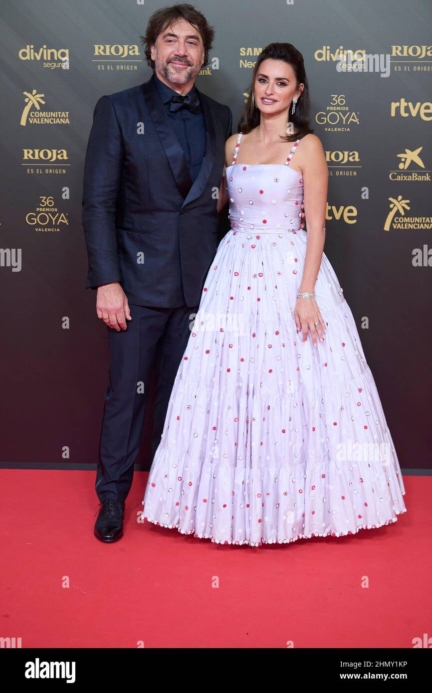 Valencia, Spagna. 12th Febbraio, 2022. Penelope Cruz, Javier Bardem partecipa al 36th Goya Awards - Red Carpet al Palau de les Arts Reina Sofia il 12 febbraio 2022 a Valencia, Spagna Credit: MPG/Alamy Live News Foto Stock
