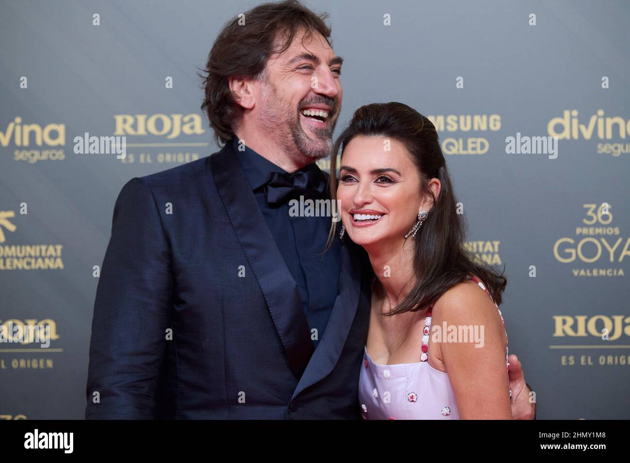 Valencia, Spagna. 12th Febbraio, 2022. Penelope Cruz, Javier Bardem partecipa al 36th Goya Awards - Red Carpet al Palau de les Arts Reina Sofia il 12 febbraio 2022 a Valencia, Spagna Credit: MPG/Alamy Live News Foto Stock