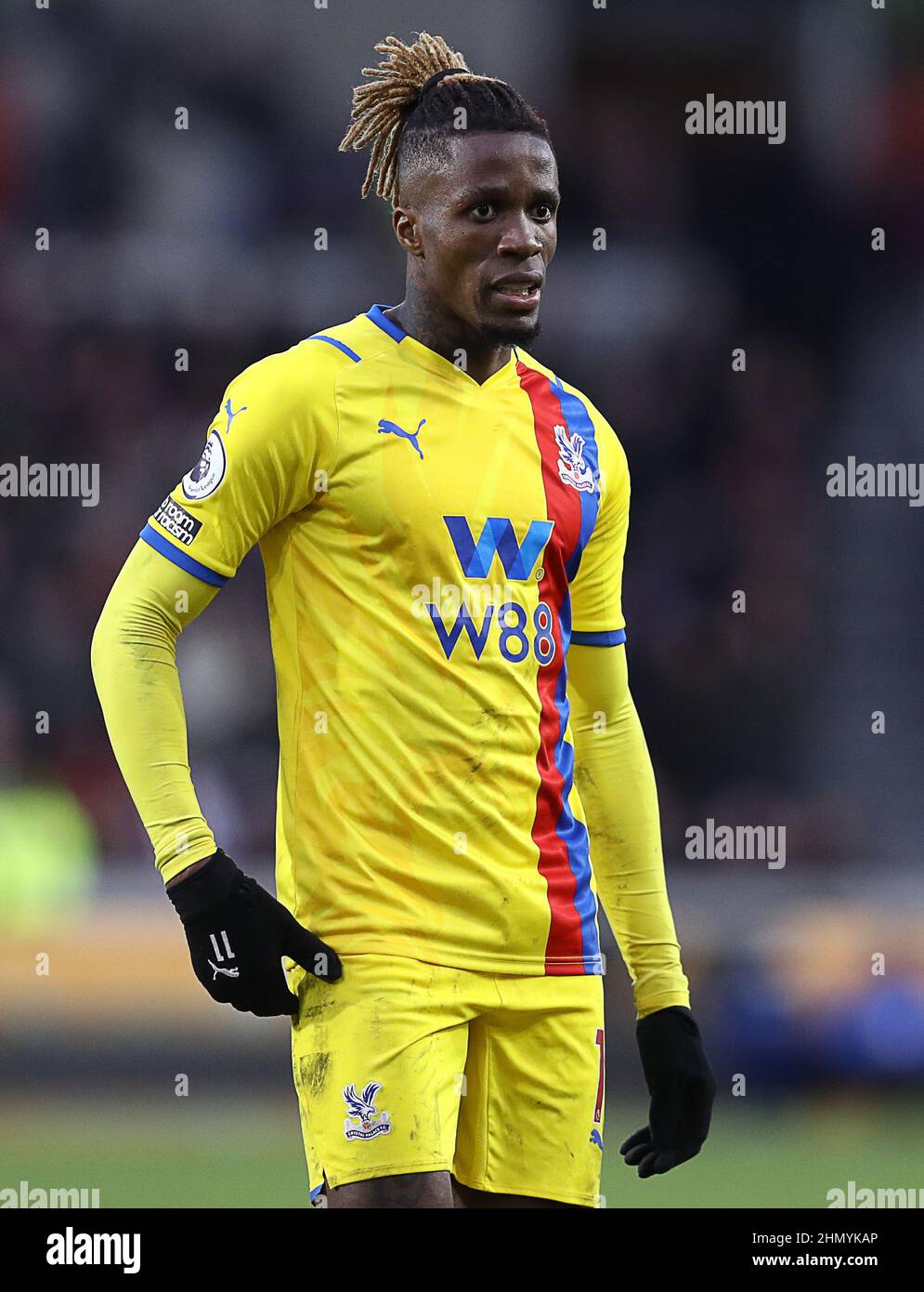 Londra, Inghilterra, 12th febbraio 2022. Wilfried Zaha of Crystal Palace durante la partita della Premier League al Brentford Community Stadium di Londra. Il credito dell'immagine dovrebbe leggere: Paul Terry / credito dello Sportimage: Notizie dal vivo dello Sportimage/Alamy Foto Stock