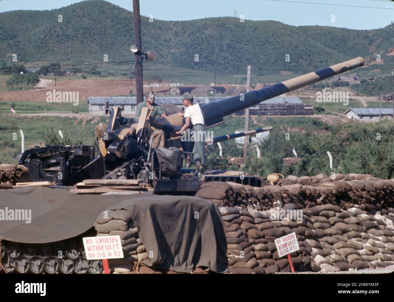 ESERCITO DEGLI STATI UNITI / esercito degli Stati Uniti Selbstfahrgeschütz (Selbstfahrlafette) M107 175 mm / pistola semovente M107 6,9 pollici - in Süd Corea nach dem Waffenstillstandsabkommen des Korea Krieg / in Sout Corea dopo l'accordo di cessate il fuoco della guerra di Corea Foto Stock