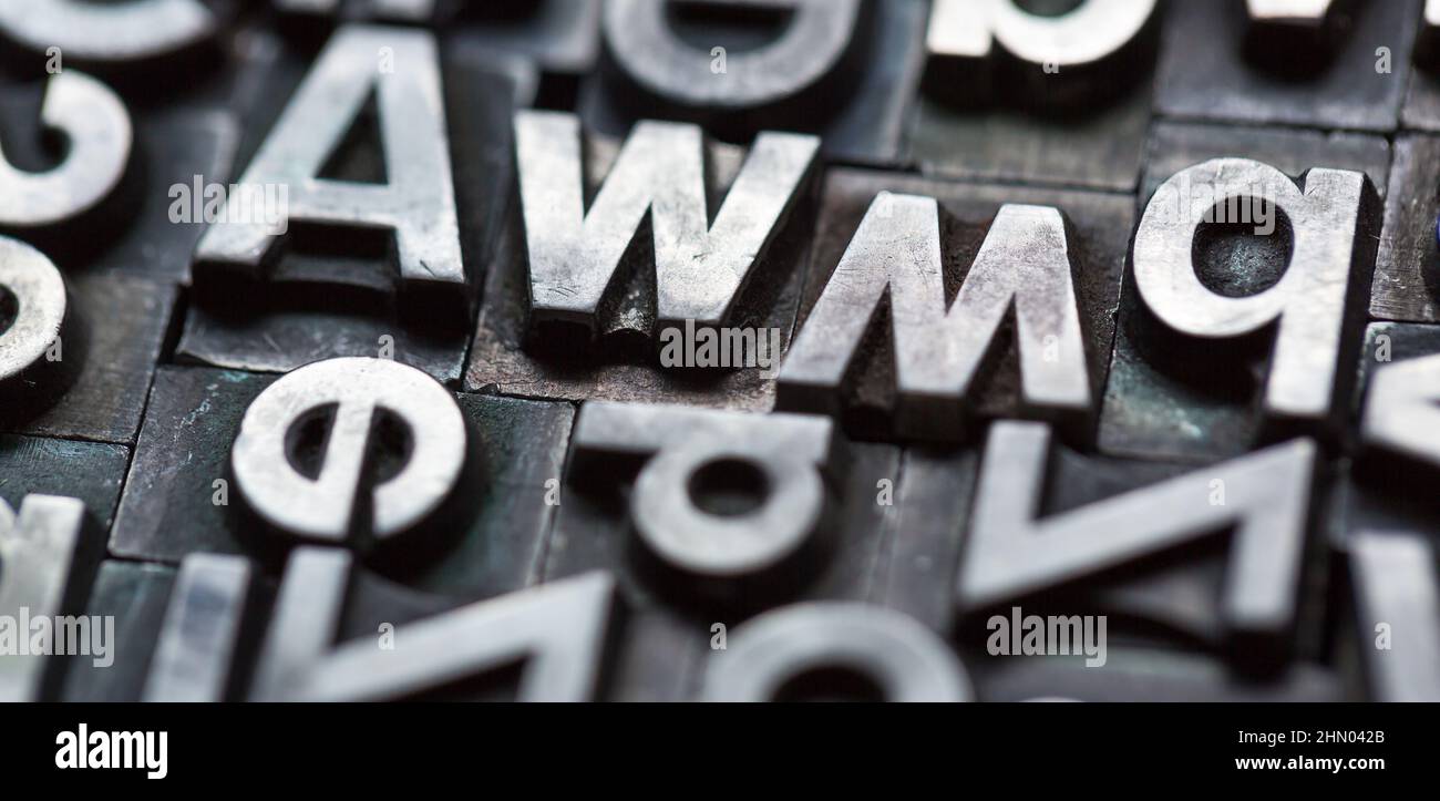 Lettere di piombo immagini e fotografie stock ad alta risoluzione - Alamy