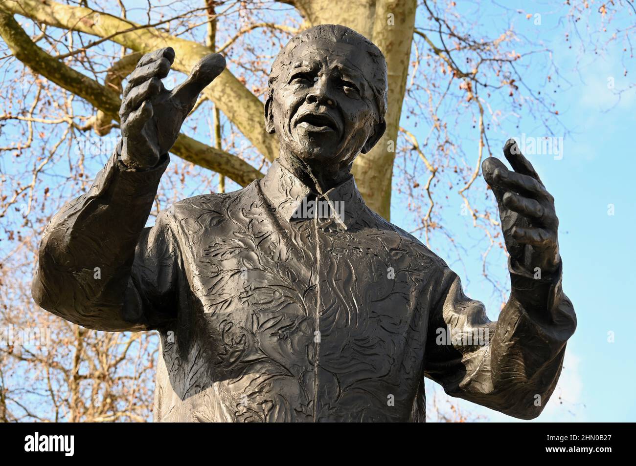 Statua di Nelson Mandela, Piazza del Parlamento, Londra. REGNO UNITO Foto Stock