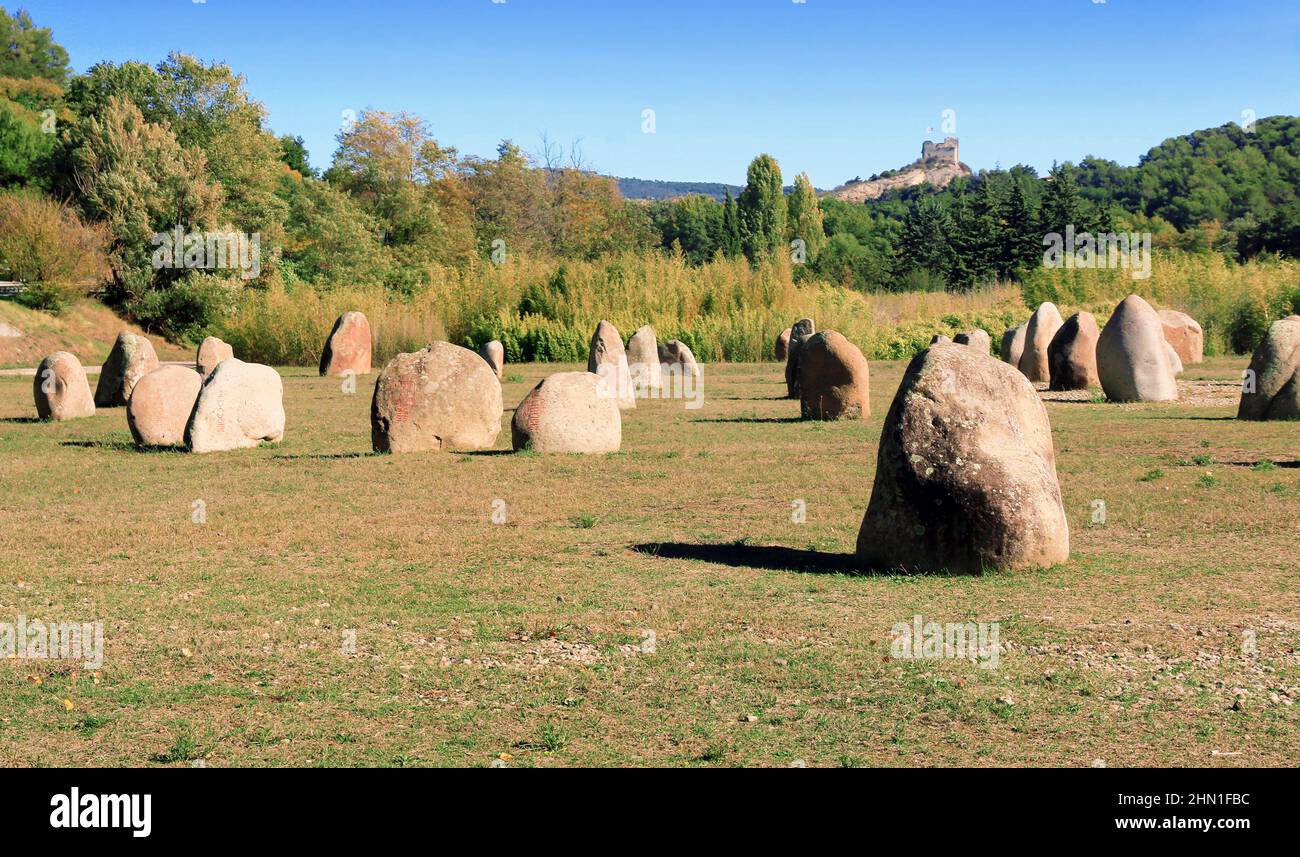 Il Jardin des Neuf Damoiselles, uno sviluppo contemporaneo a Vaison-la-Romaine. Foto Stock