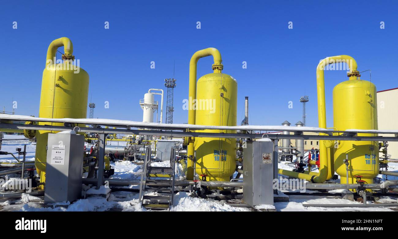 Sofia, Bulgaria - Jan 22 2022: Gasdotti in una stazione di compressione del gas vicino Sofia Foto Stock