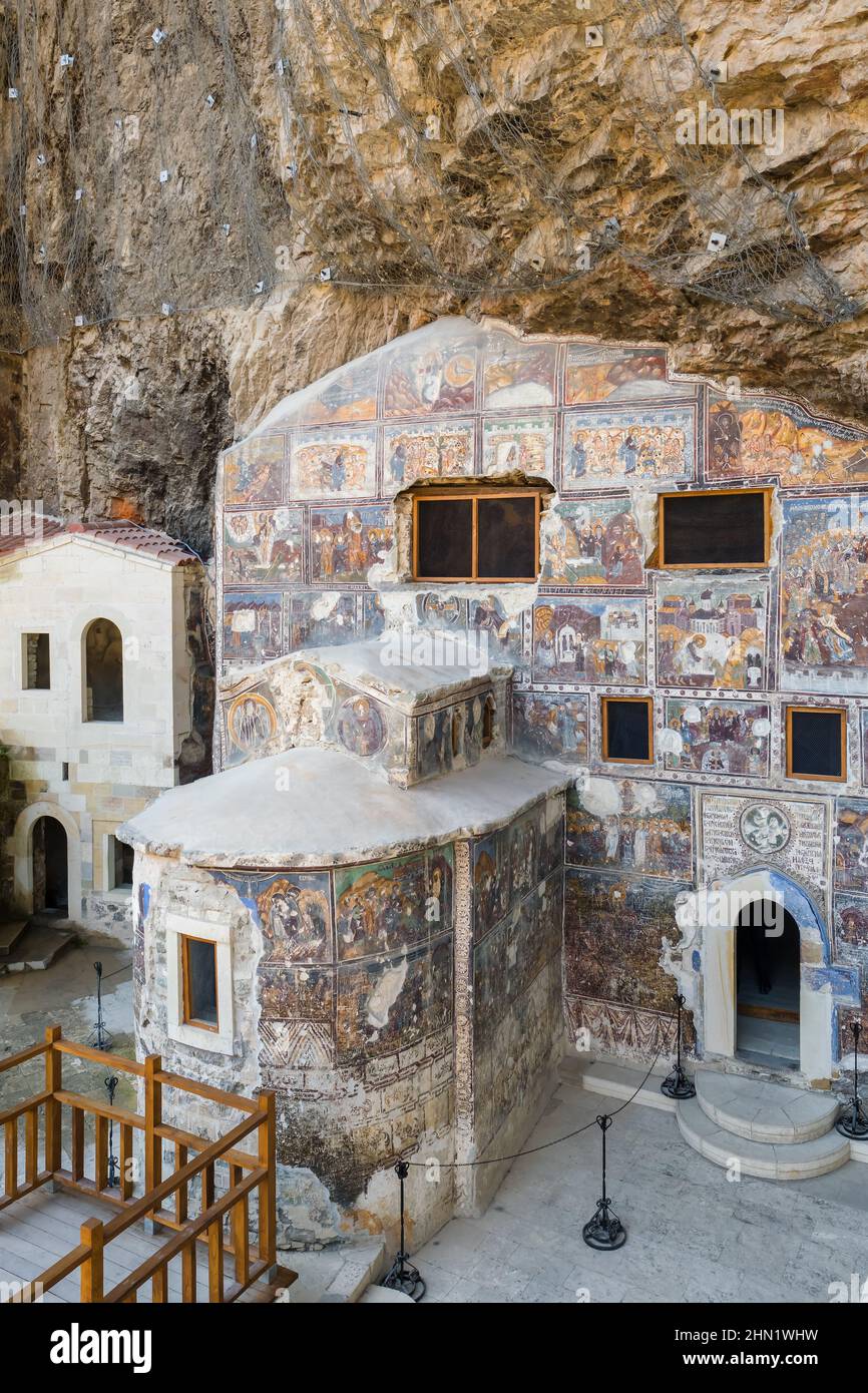 All'interno della chiesa rupestre del monastero di Sumela a Trabzon, Turchia Foto Stock
