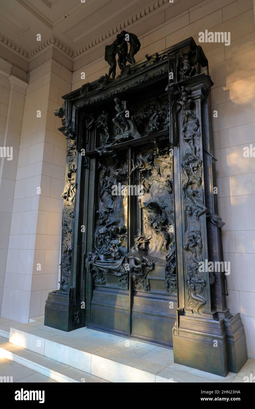La scultura in bronzo delle Porte dell'Inferno di Auguste Rodin mostra a Rodin Museum.Philadelphia.Pennsylvania.USA Foto Stock