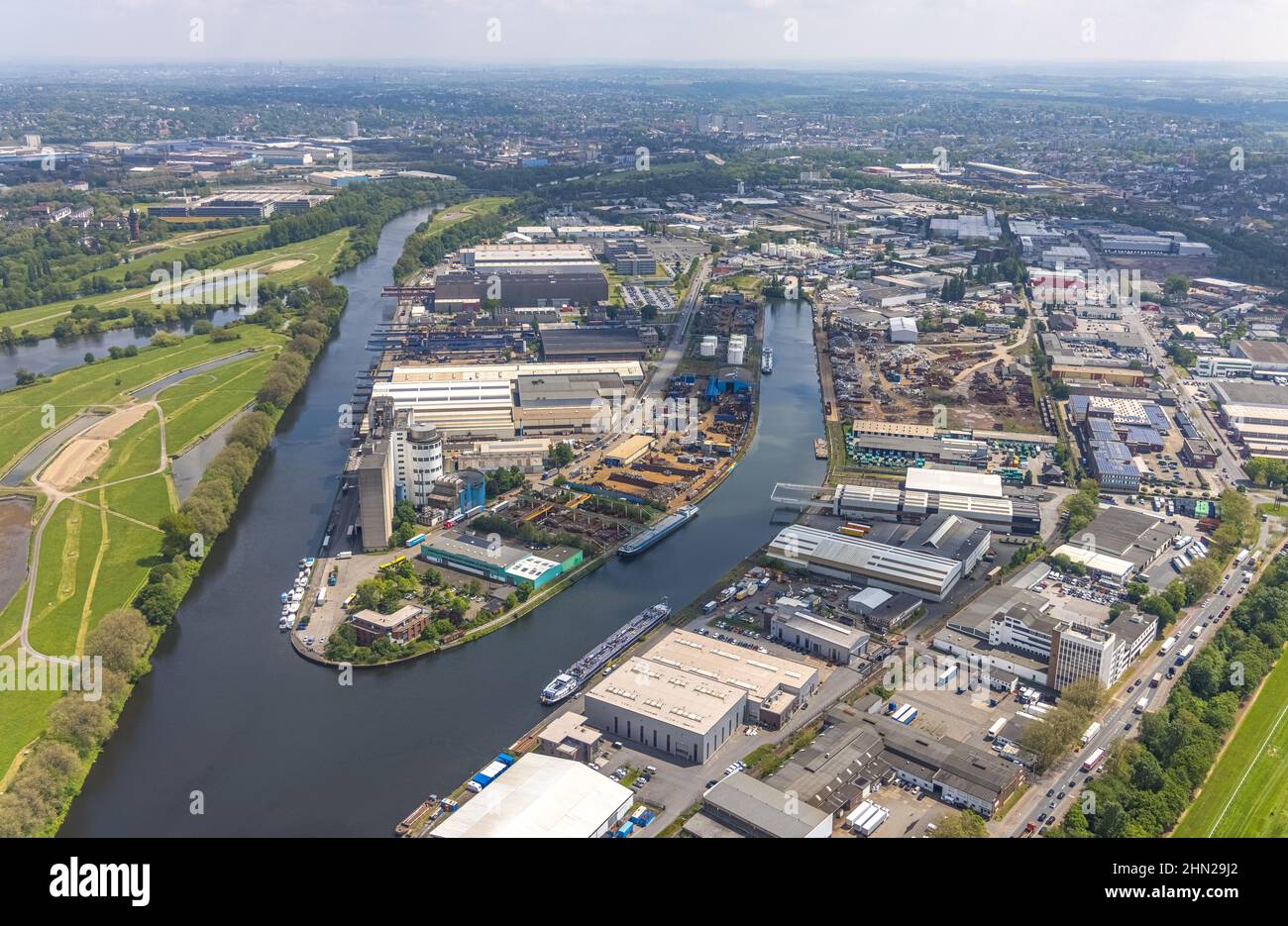 Vista aerea, Rhine-Ruhr Port Mülheim, canale di navigazione, am Nordhafen, Rheinstraße, Speldorf, Mülheim an der Ruhr, Ruhr Area, Renania settentrionale-Vestfalia, Ger Foto Stock