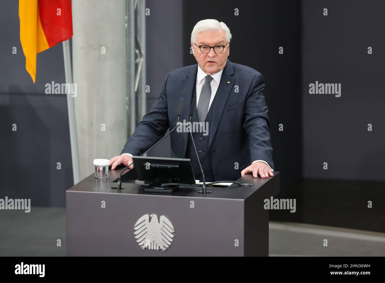 Berlino, Germania. 13th Feb 2022. Frank-Walter Steinmeier ha tenuto un discorso dopo la sua rielezione a presidente della Repubblica federale di Germania durante la Convenzione federale del 17th a Berlino, capitale della Germania, il 13 febbraio 2022. Steinmeier è stato rieletto presidente tedesco domenica. Credit: Shan Yuqi/Xinhua/Alamy Live News Foto Stock