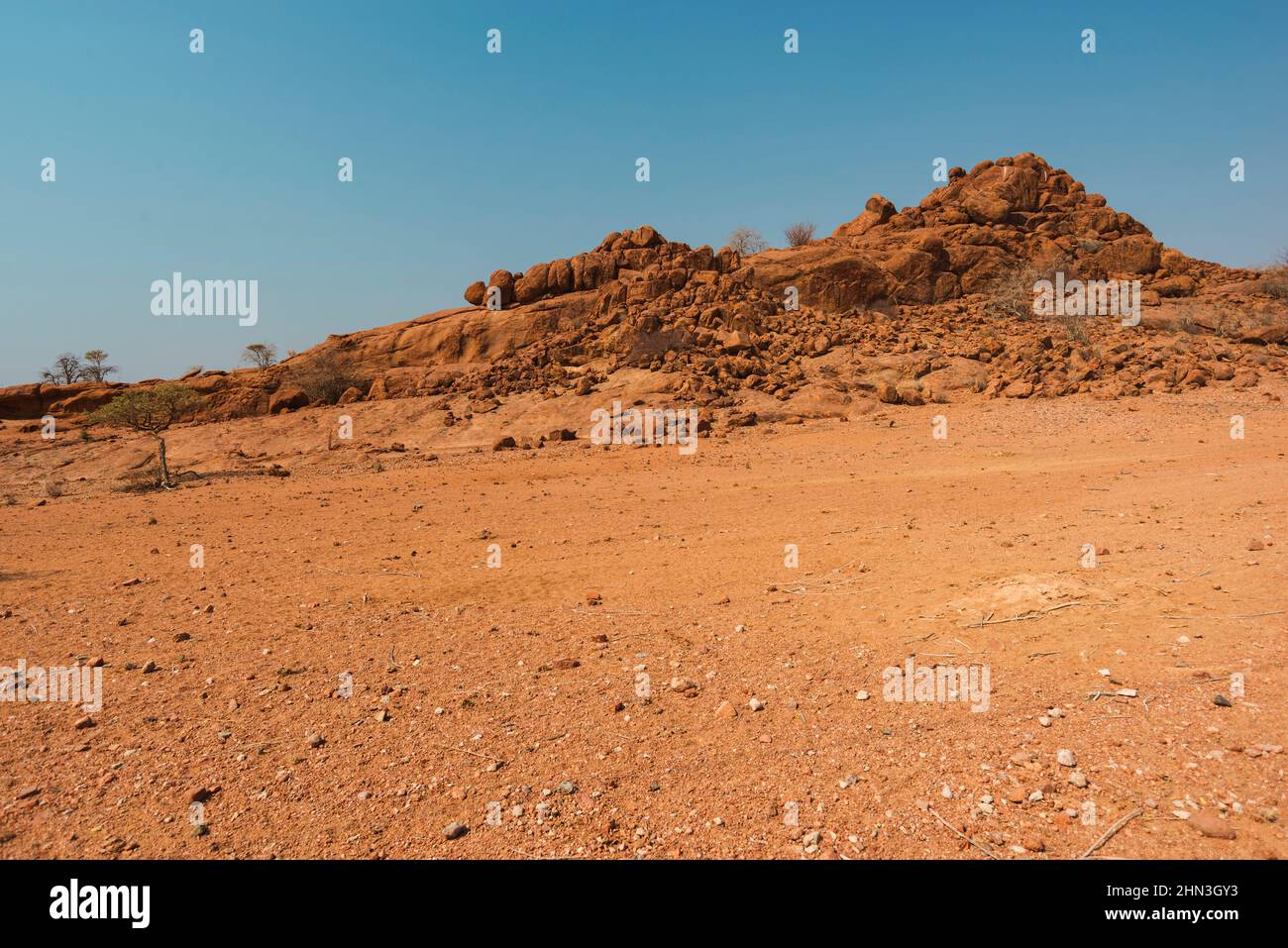 Paesaggio roccioso del deserto nella regione di Damara della Namibia Foto Stock