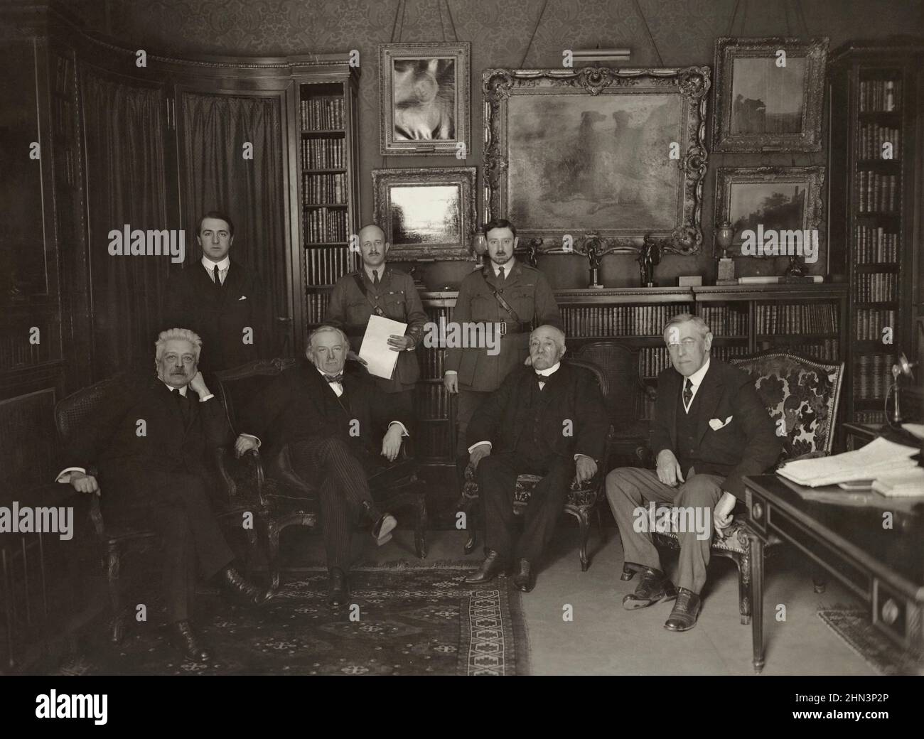 Incontro dei dirigenti Triple Entente (da sinistra a destra): Premier Orlando d'Italia, Premier Lloyd George d'Inghilterra, Premier Clemenceau di Francia e preside Foto Stock