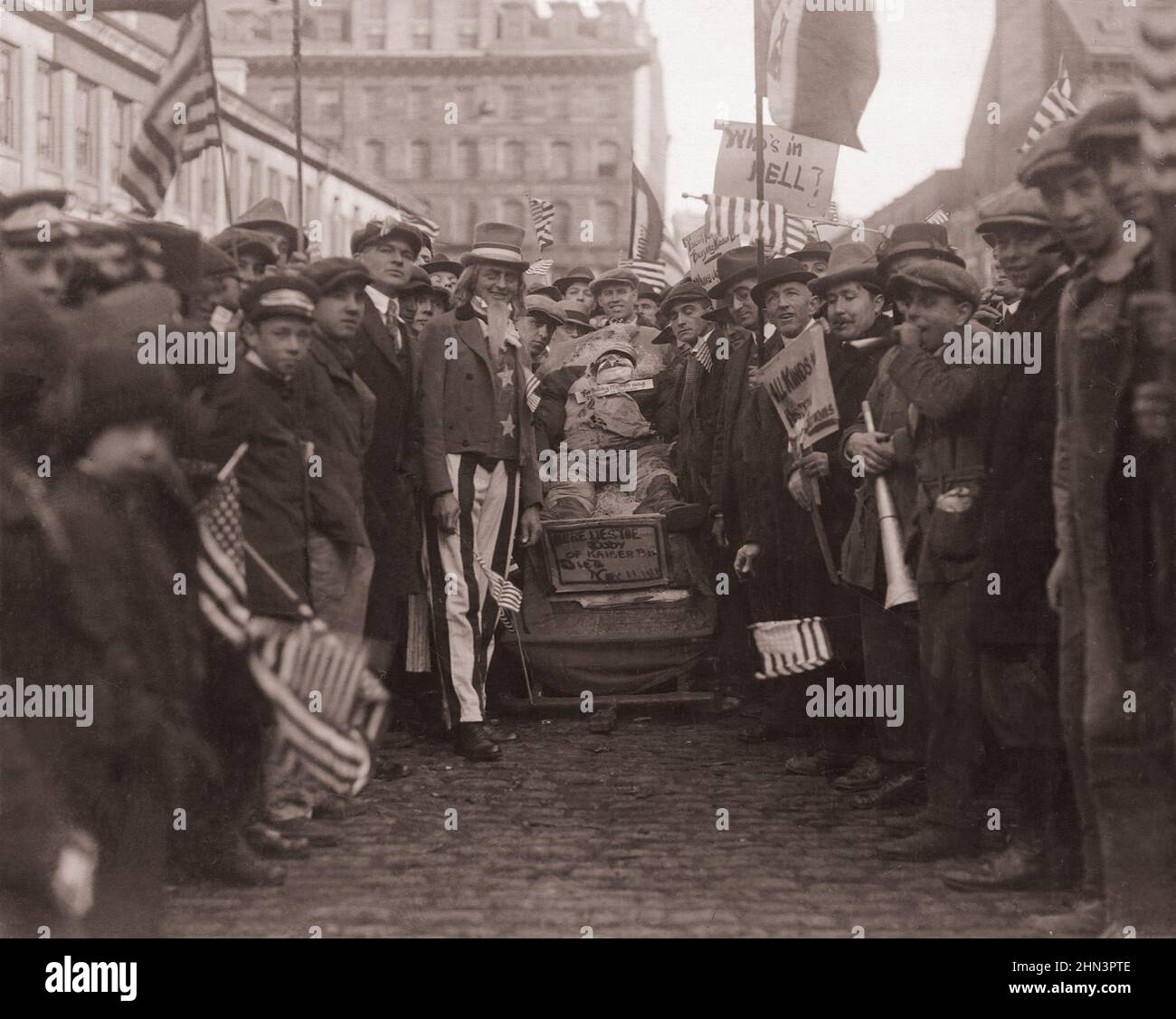 Festa dell'armistizio a Boston. Massachusetts, Stati Uniti. 11.11.1918 Foto Stock