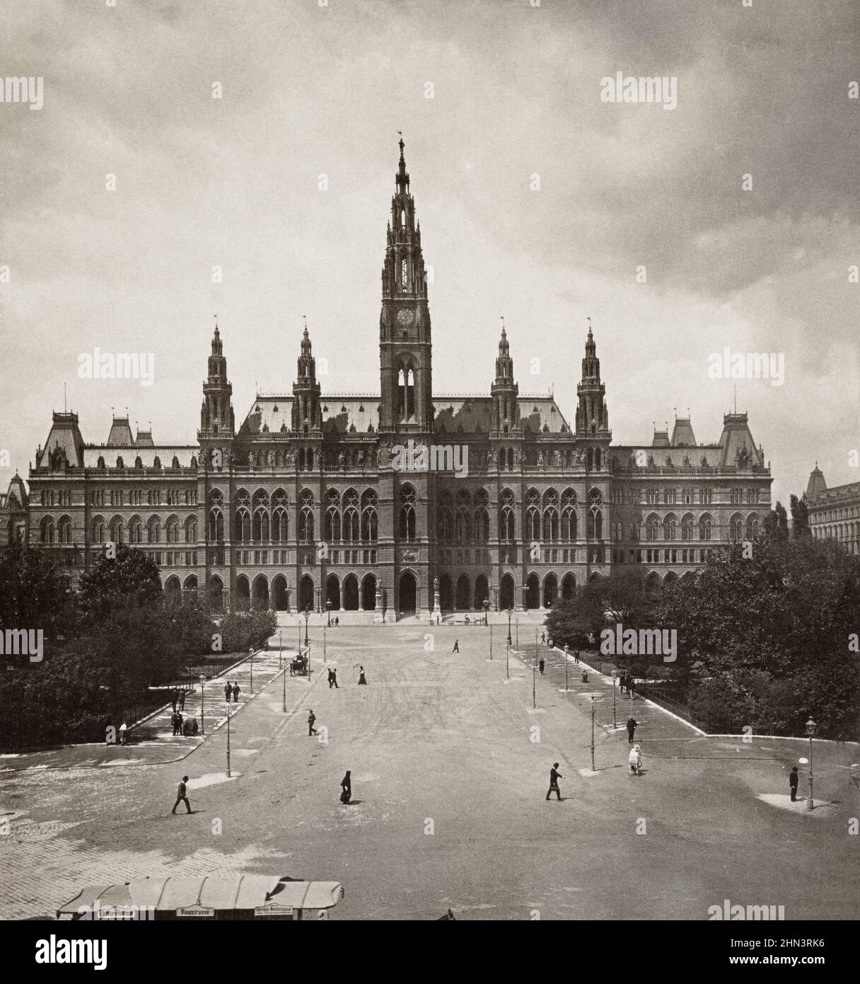 Foto d'epoca della splendida Rathaus (Municipio), Vienna, Austria. 1902 Foto Stock