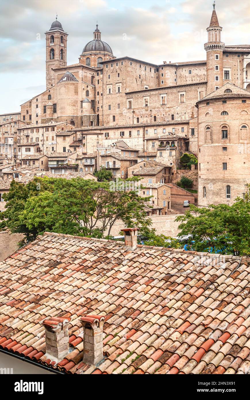 Skyline storico di Urbino nella Regione Marche, Italia Foto Stock