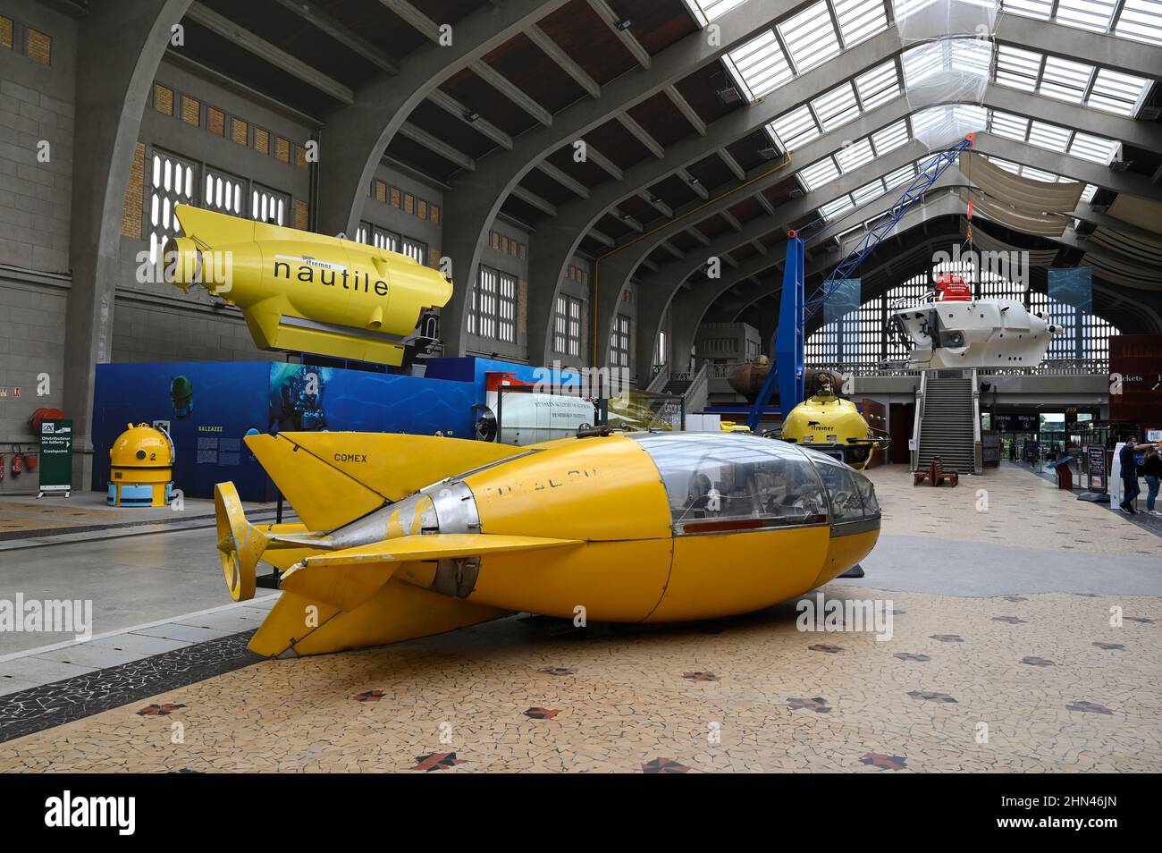 La Cité de la Mer di Cherbourg, Francia, è un museo mozzafiato sugli oceani del mondo e la loro esplorazione, natura e importanza economica Foto Stock