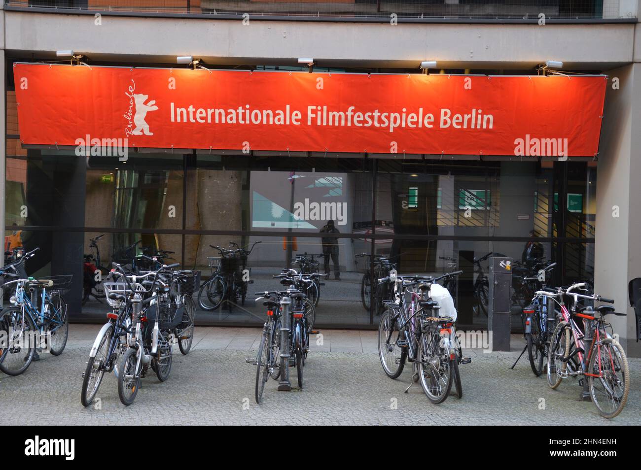 Il Festival Internazionale del Film di Berlino 72nd, Potsdamer Platz, Berlino, Germania - 13 febbraio 2022. Foto Stock