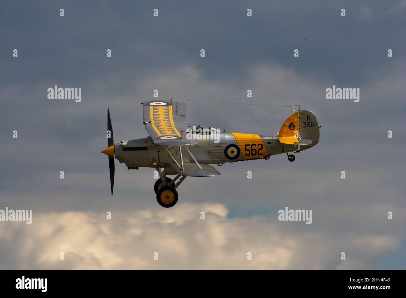 Un biplano Hawker Nimrod II K-3661 in volo Foto Stock