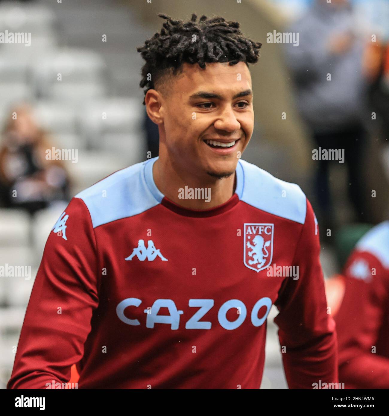 Ollie Watkins #11 di Aston Villa durante il riscaldamento pre-partita Foto Stock