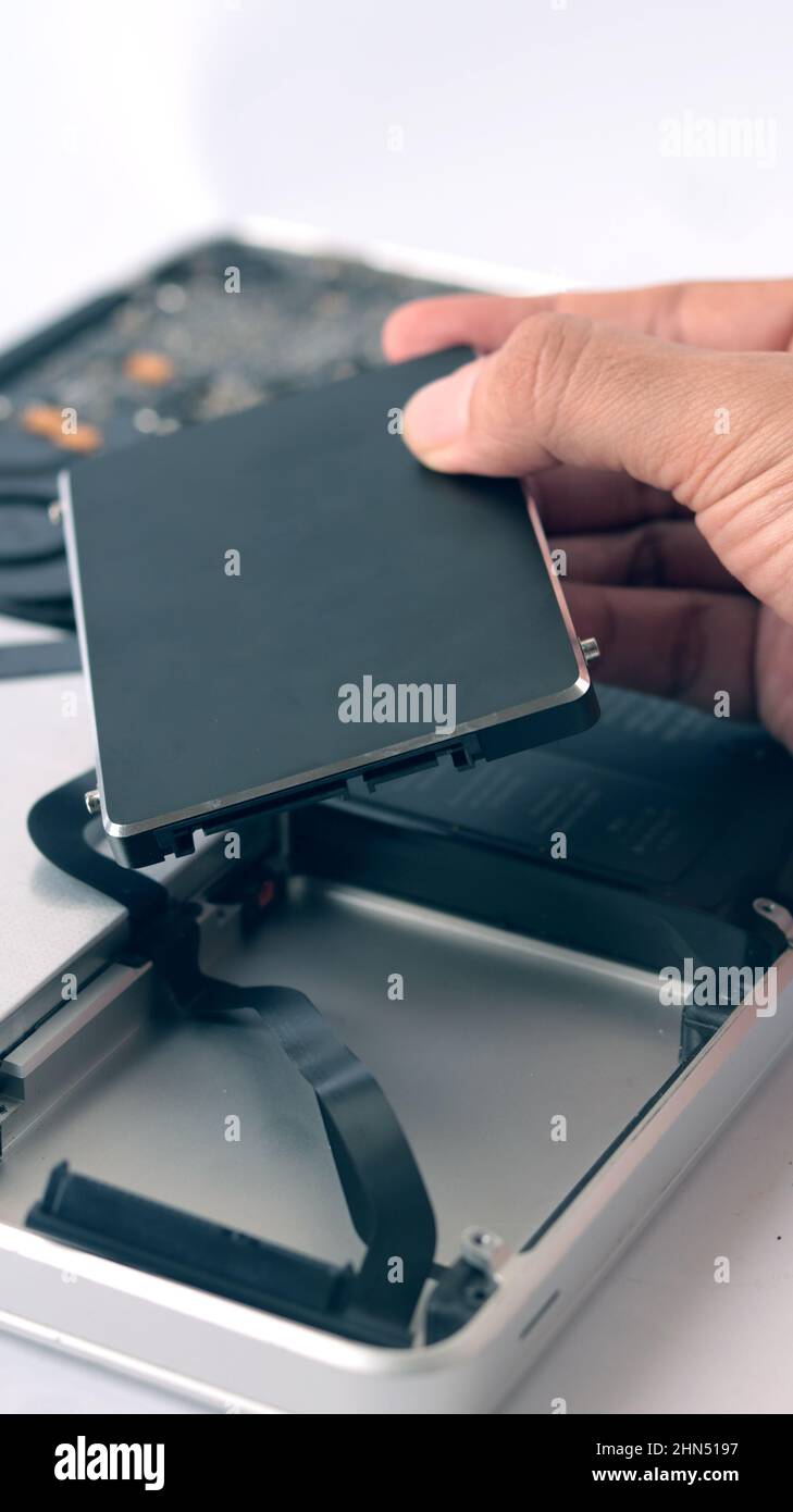 Preparazione manuale del disco rigido SSD SATA3, 128 GB Foto Stock