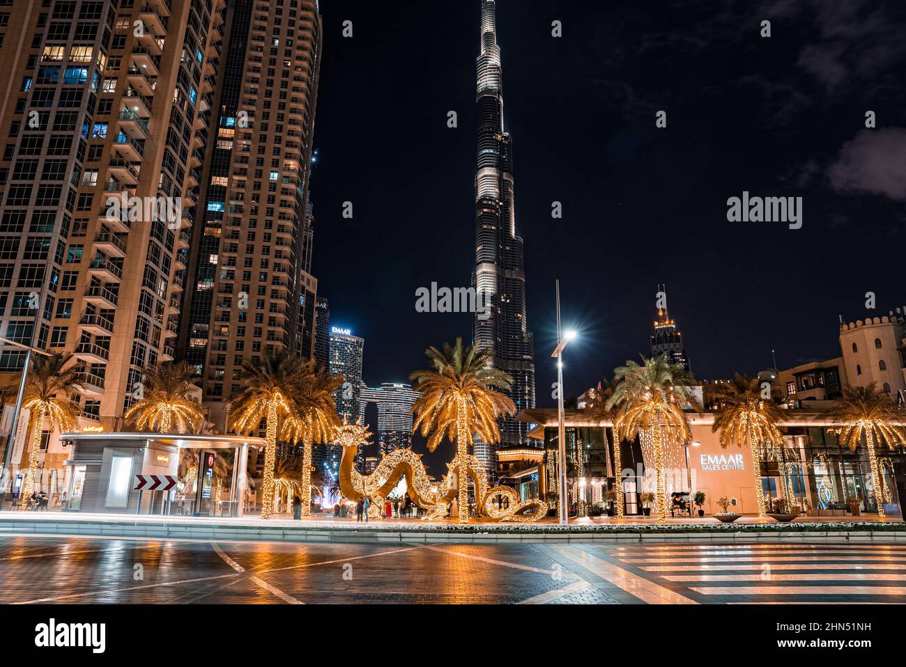 Il grattacielo Burj Khalifa di notte a Dubai. Foto Stock