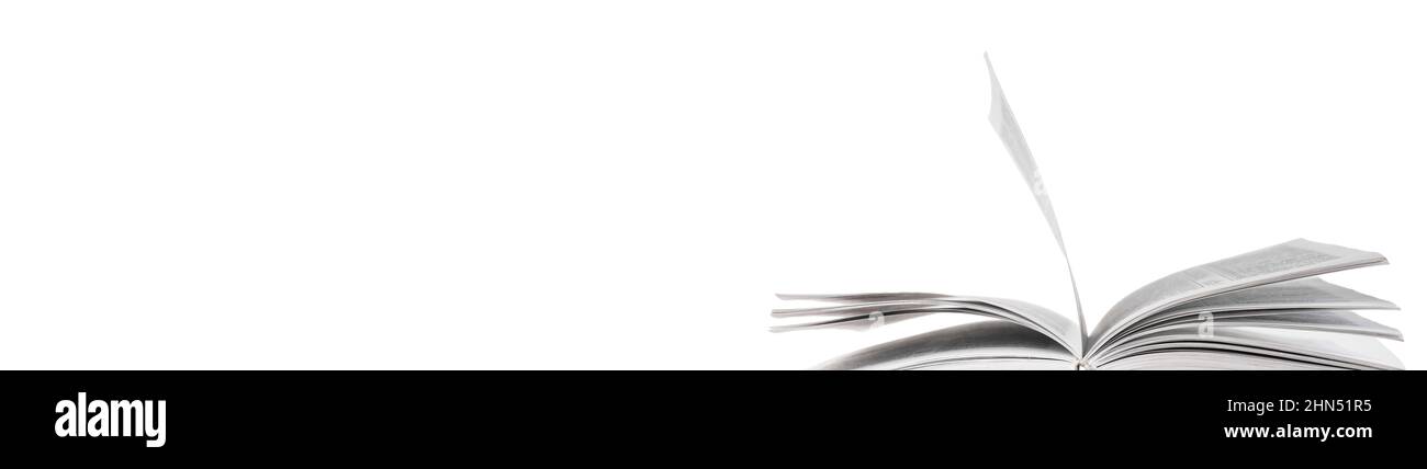Banner con pagine di libro aperte isolate su sfondo bianco. Hobby di lettura, concetto di istruzione. CopySpace. Foto di alta qualità Foto Stock