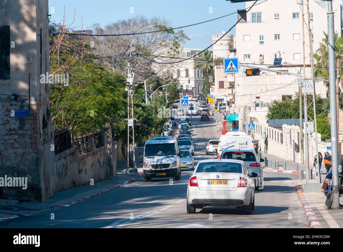 Yefet Street, la strada principale che corre da Sud a Nord da Bat Yam a Tel Aviv attraverso Jaffa Foto Stock
