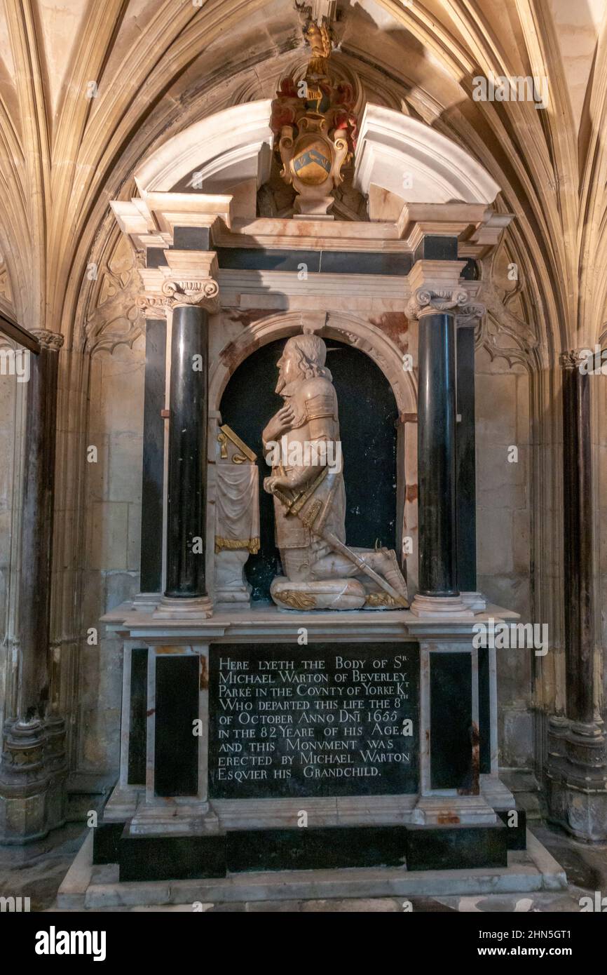 Tomba di Sir Michael Warton di Beverley Parke (1577-1655) all'interno della Minster Beverley a Beverley, East Riding of Yorkshire, Regno Unito. Foto Stock