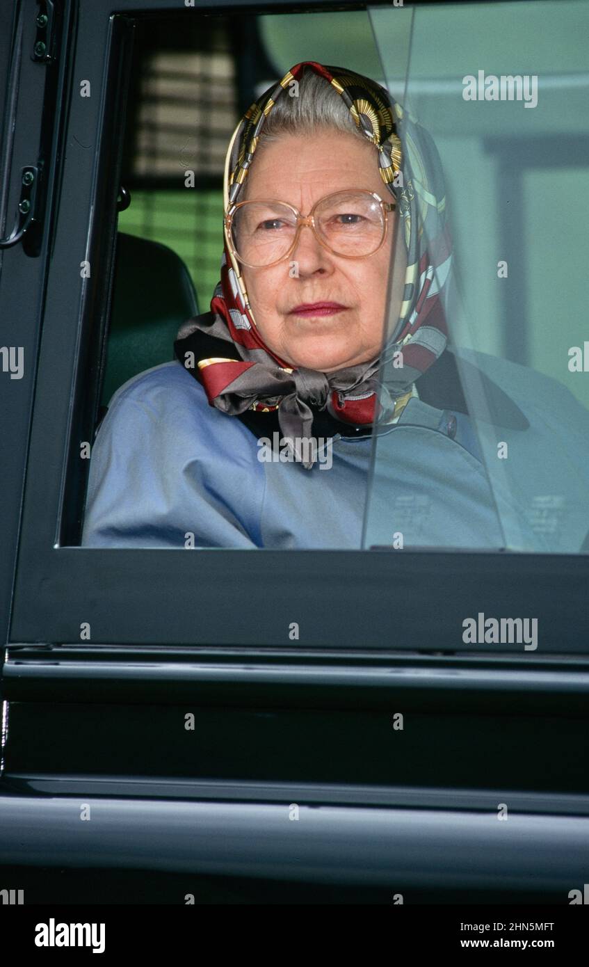 La regina ha visto il principe Phillip competere in Carriage Racing, Royal Windsor Horse Show, Windsor, Berkshire. Regno Unito maggio 1991 Foto Stock