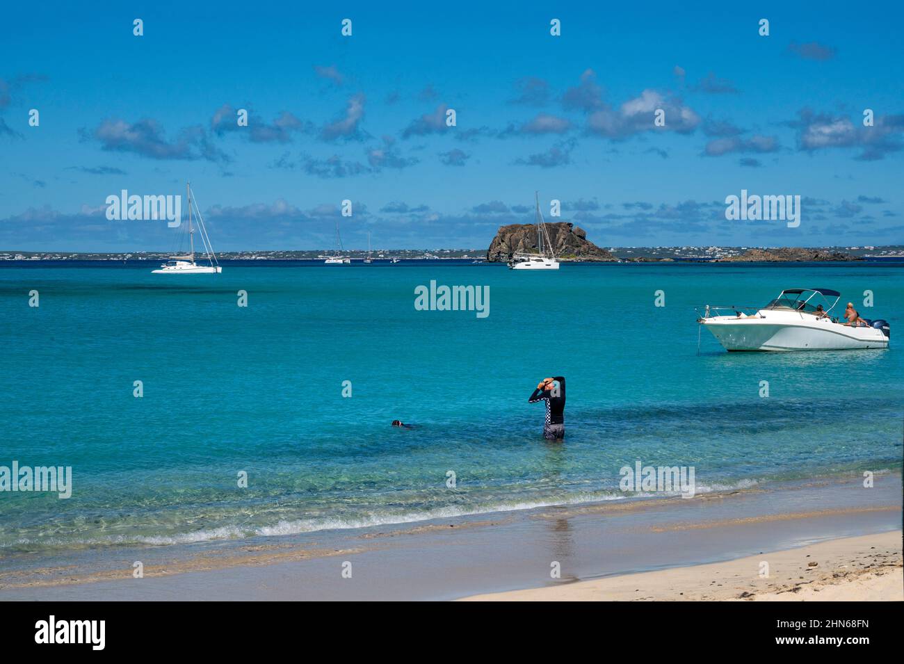 La spiaggia 'Petite Plage' e la Roche Créole a Grand Case, una località balneare nella parte francese dell'isola Saint-Martin / Sint Maarten Foto Stock