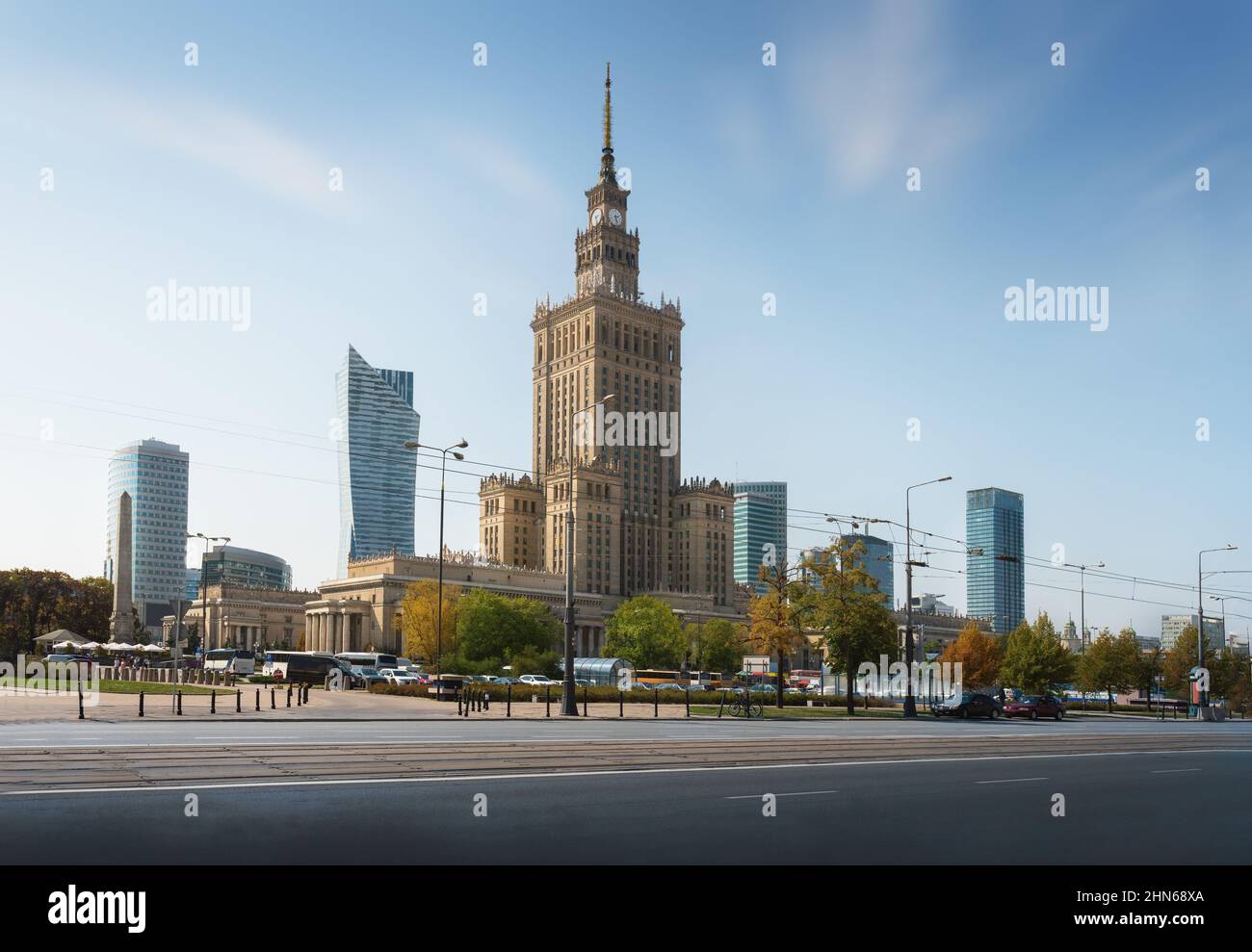 Palazzo della Cultura e della Scienza ed edifici moderni di Varsavia - Varsavia, Polonia Foto Stock