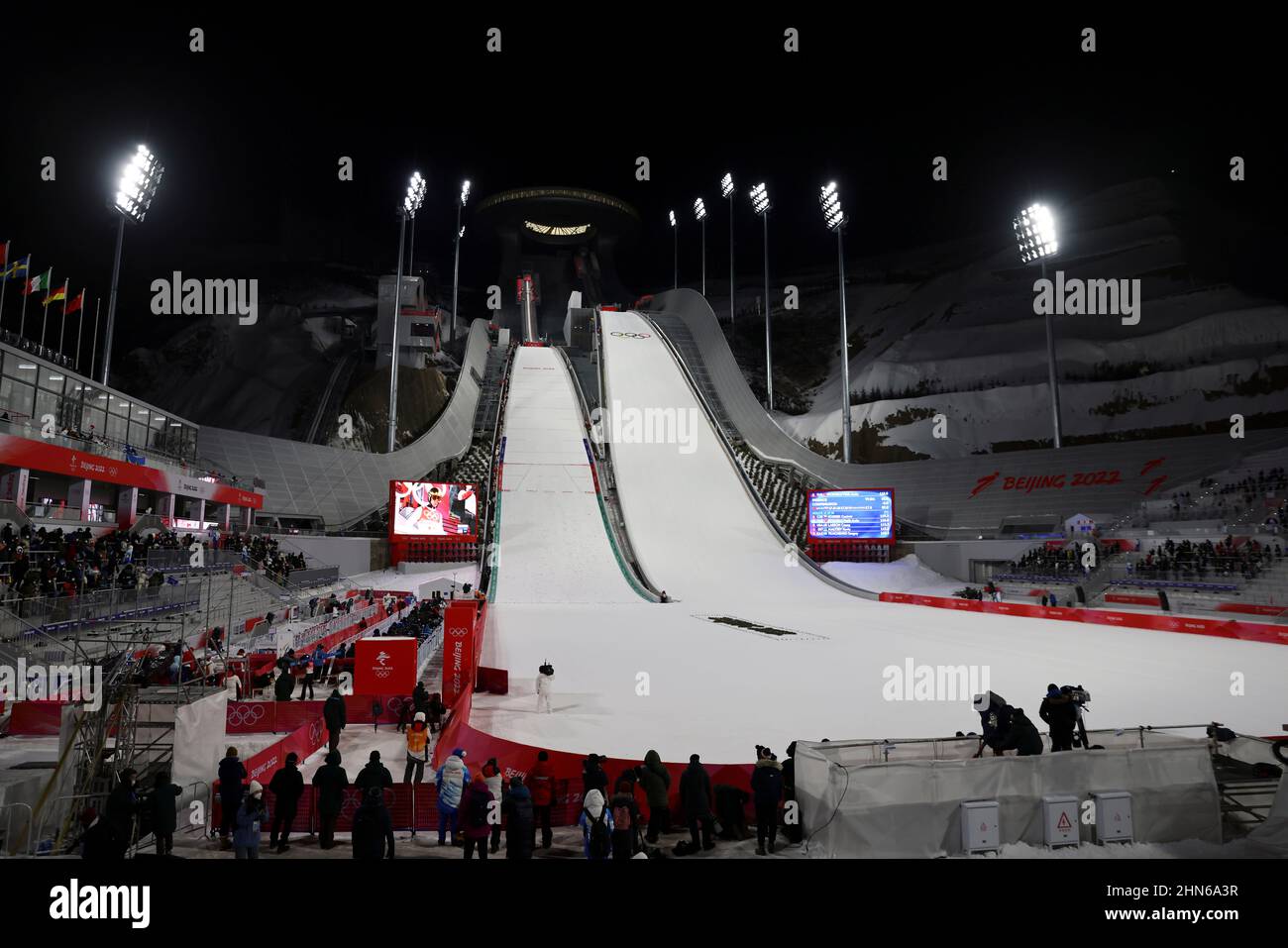 General view, 6 FEBBRAIO 2022 - Sci jumping : la finale di collina normale individuale degli uomini durante i Giochi Olimpici invernali di Pechino 2022 al National Ski Jumpi Foto Stock