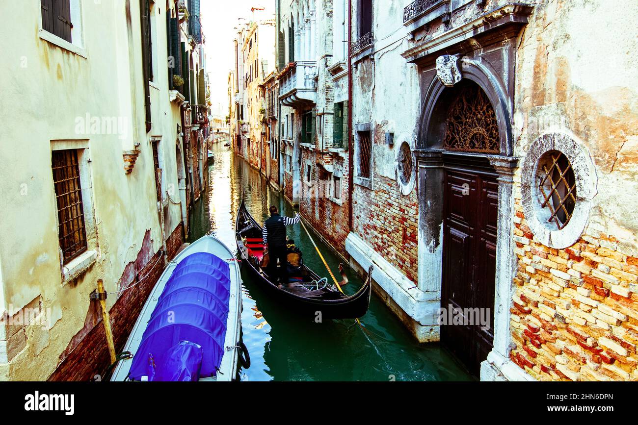 Il quartiere San Polo con il Ponte di Rialto a Venezia Foto Stock