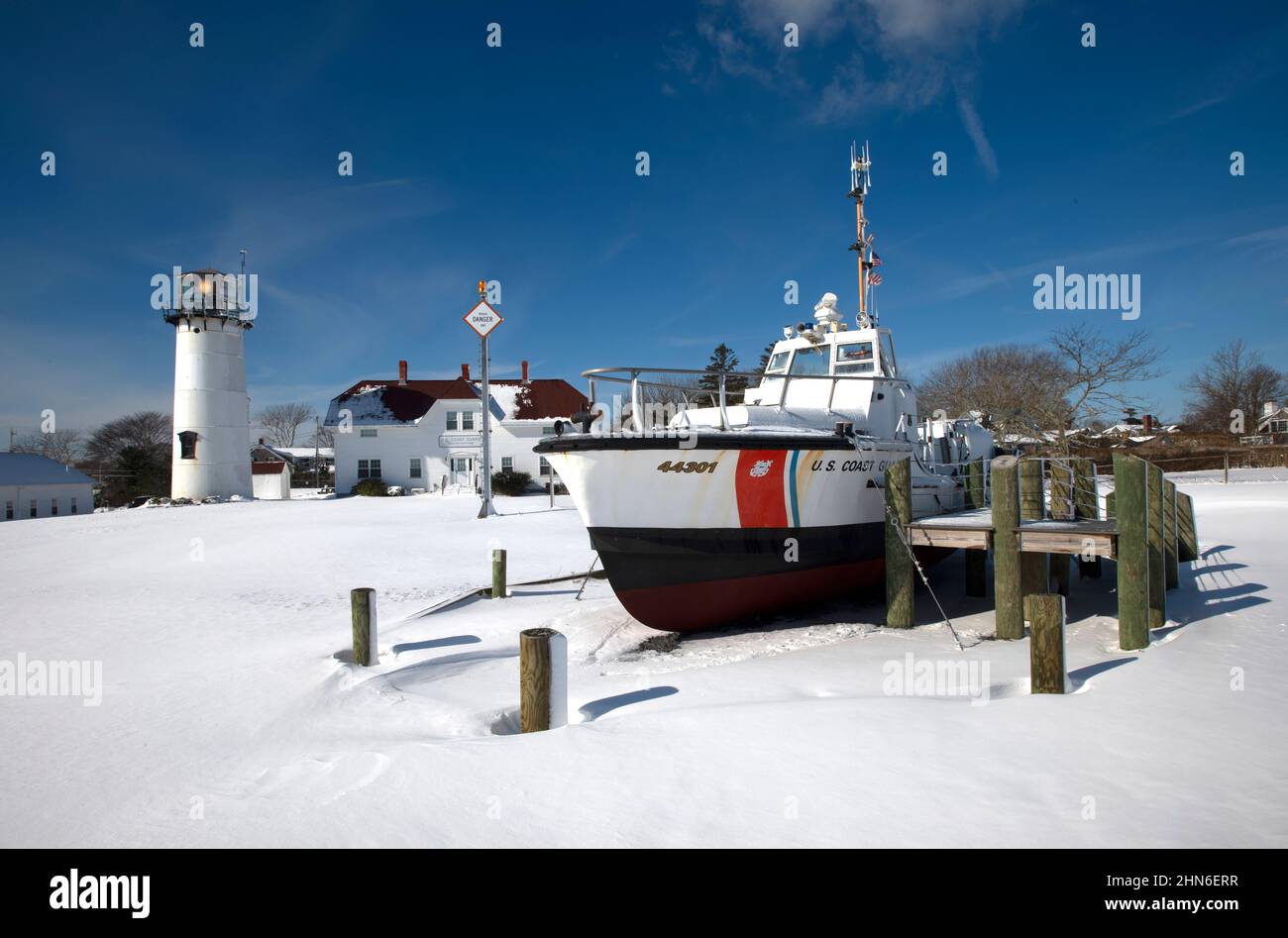 Chatham Light e US Coast Guard Station, fondata nel 1808 - attuale torre 1877. Originariamente chiamato Twin Lights. Una torre rimossa a Nauset sul Capo C. Foto Stock